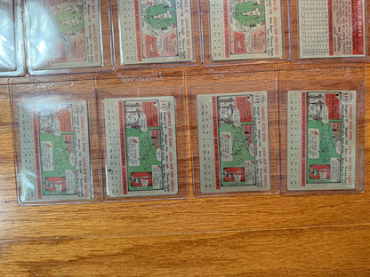 INSANE 32 Card Sports Card Lot - Mickey Mantle Willie Mays Sandy Koufax + More